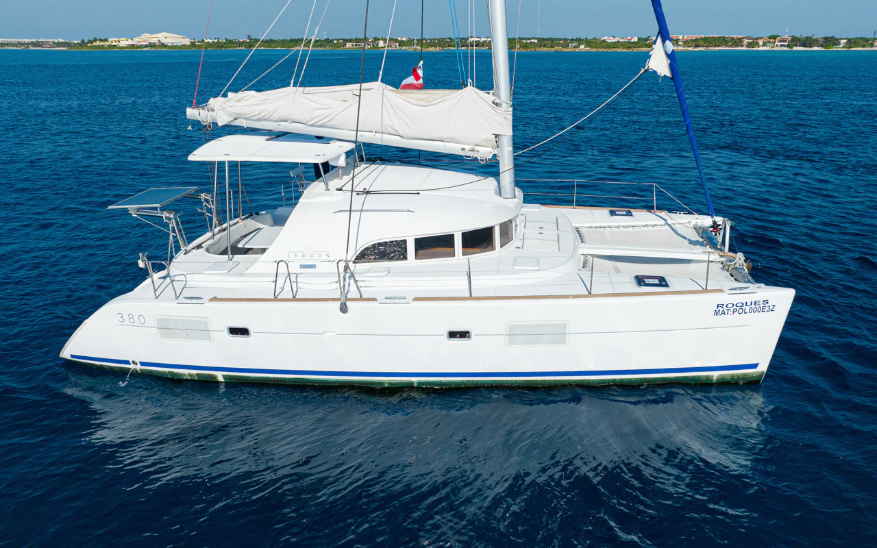 38' Lagoon catamaran for private charter
